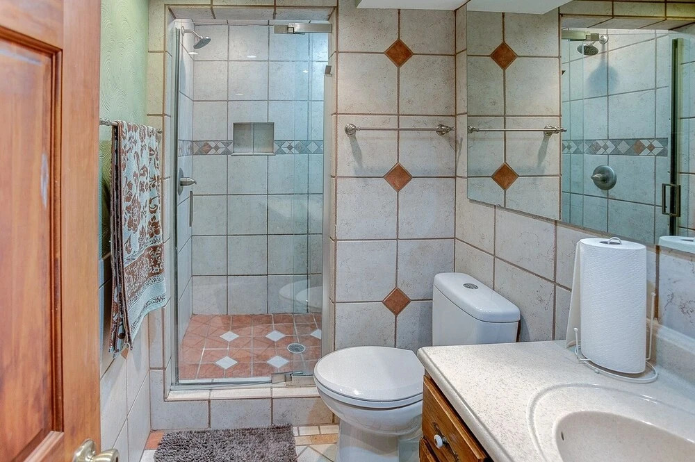 Spacious Tranquility With Private Pool 4 Bedroom Home by RedAwning