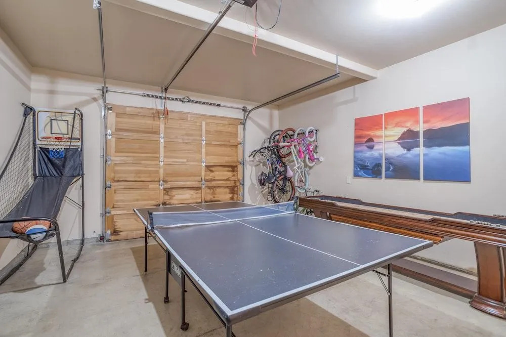 Charming Escape with Hot Tub and Game Amenities - Delightful Family Haven