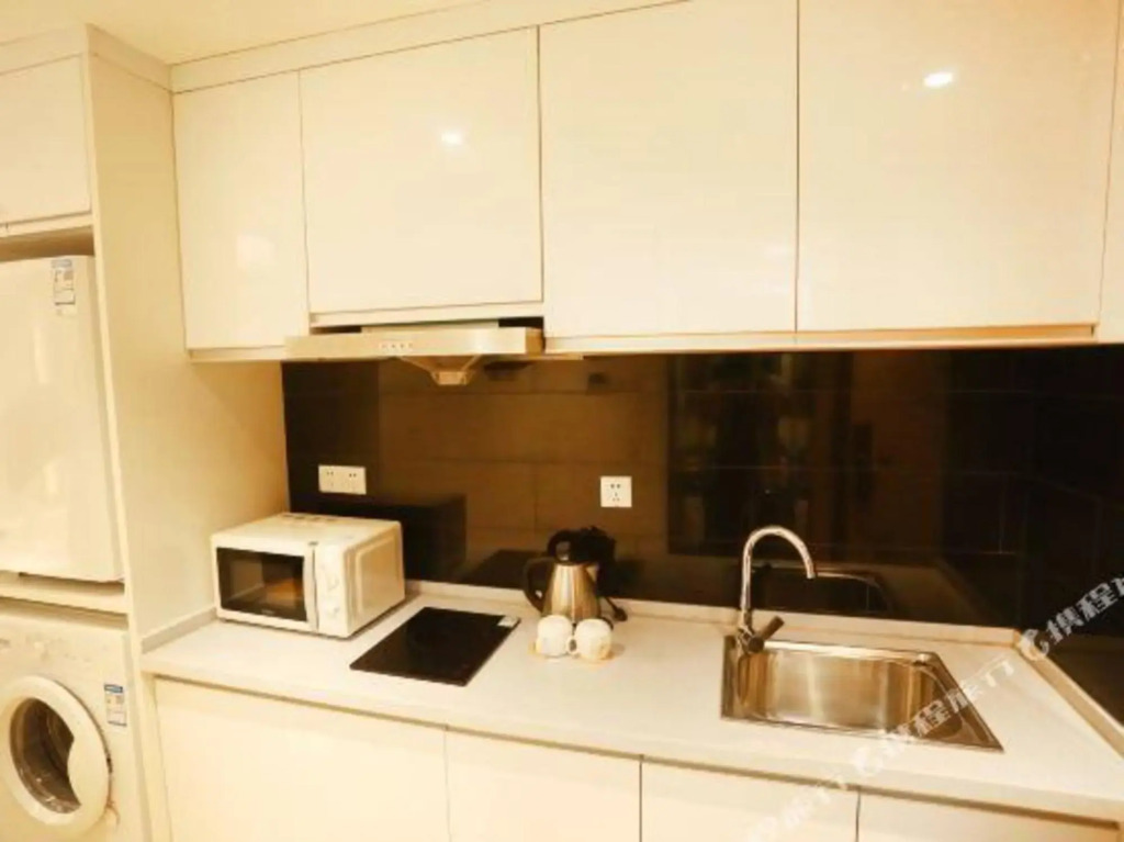 Qingdao Sihai Jiuzhou Hotel (Wuyue Plaza pengpaidao store)
