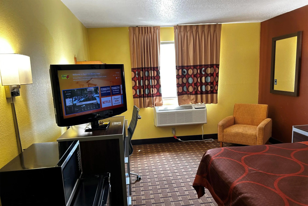 Super 8 by Wyndham Boone