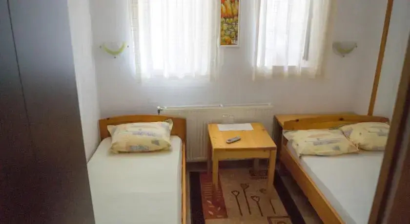 Tonis Guest House