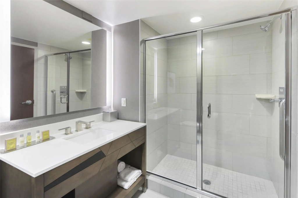 DoubleTree by Hilton Raleigh-Cary