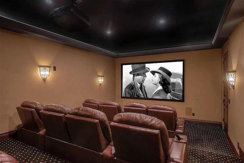 Palisades Estate 5 BR by Casago