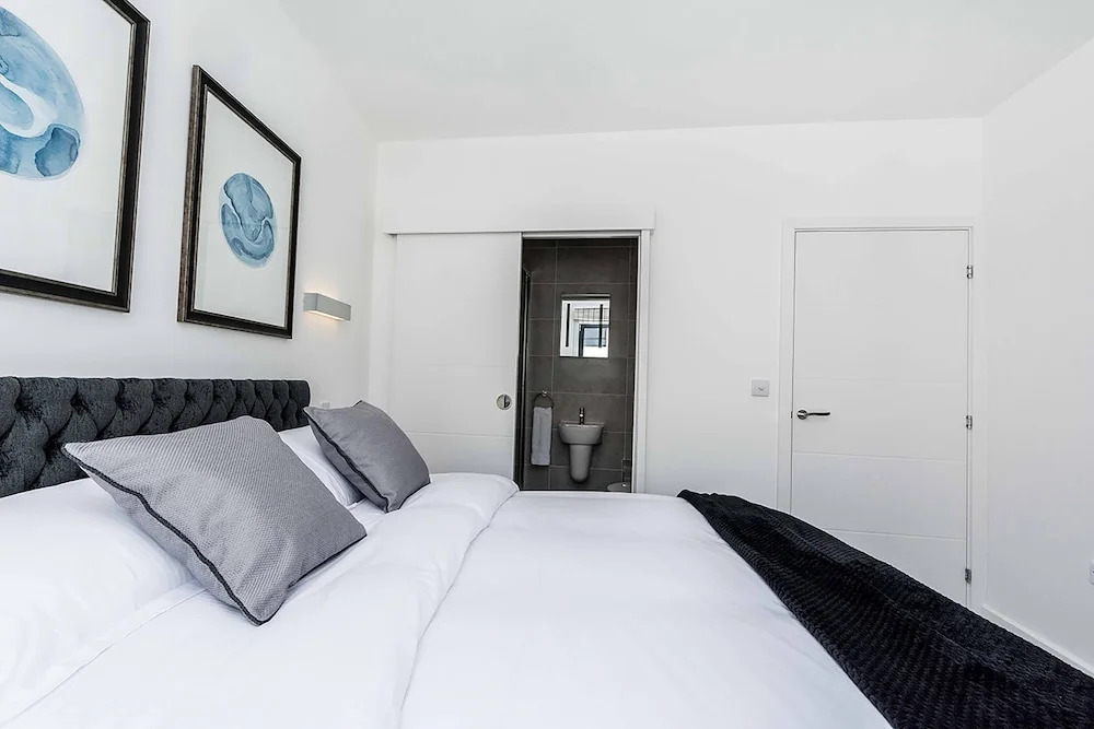 Royal Crescent Apartments Vittrum Suites