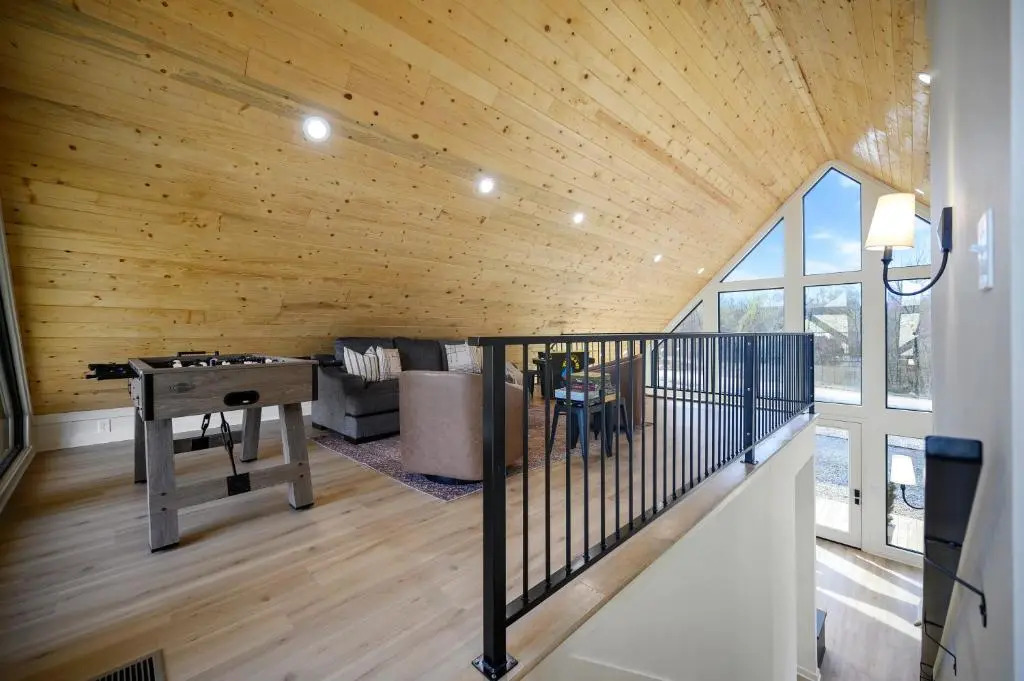 Vacana Creekside Black Woods Creek, Loft Area, Games, Hot Tub, Fire Pit, Pet Friendly
