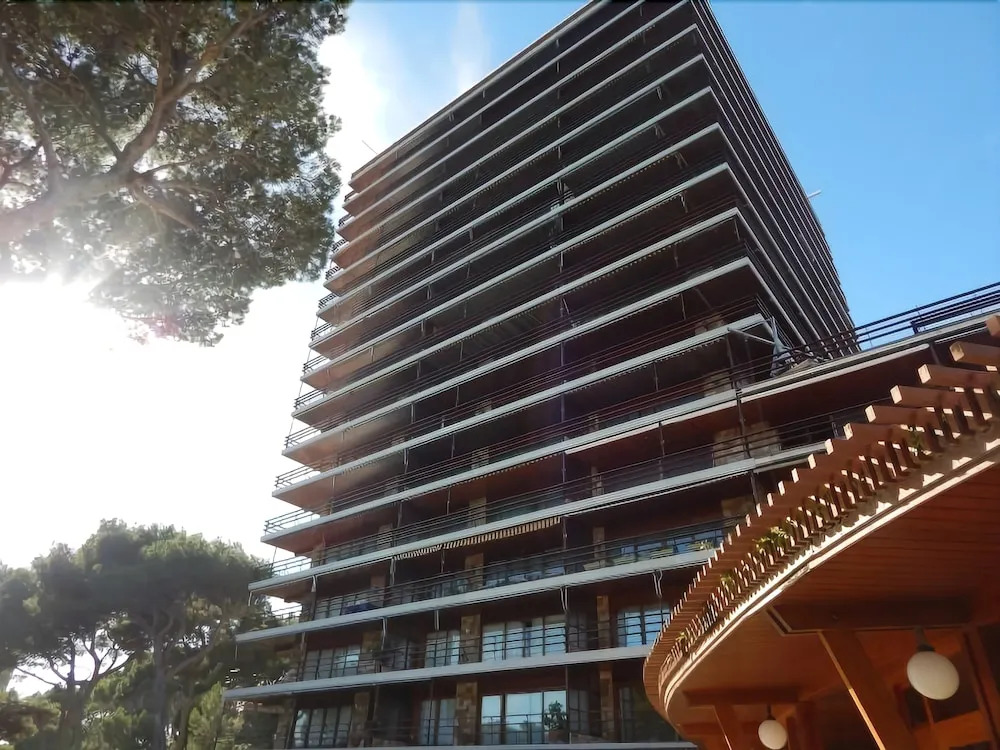 Eden Mar VI
