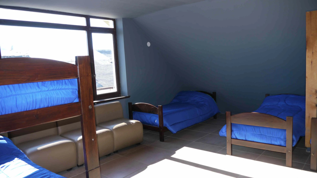 Moving Hostel Travel Bar