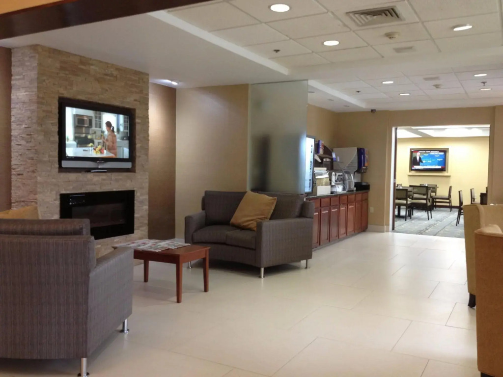 Comfort Inn & Suites Brandywine Valley