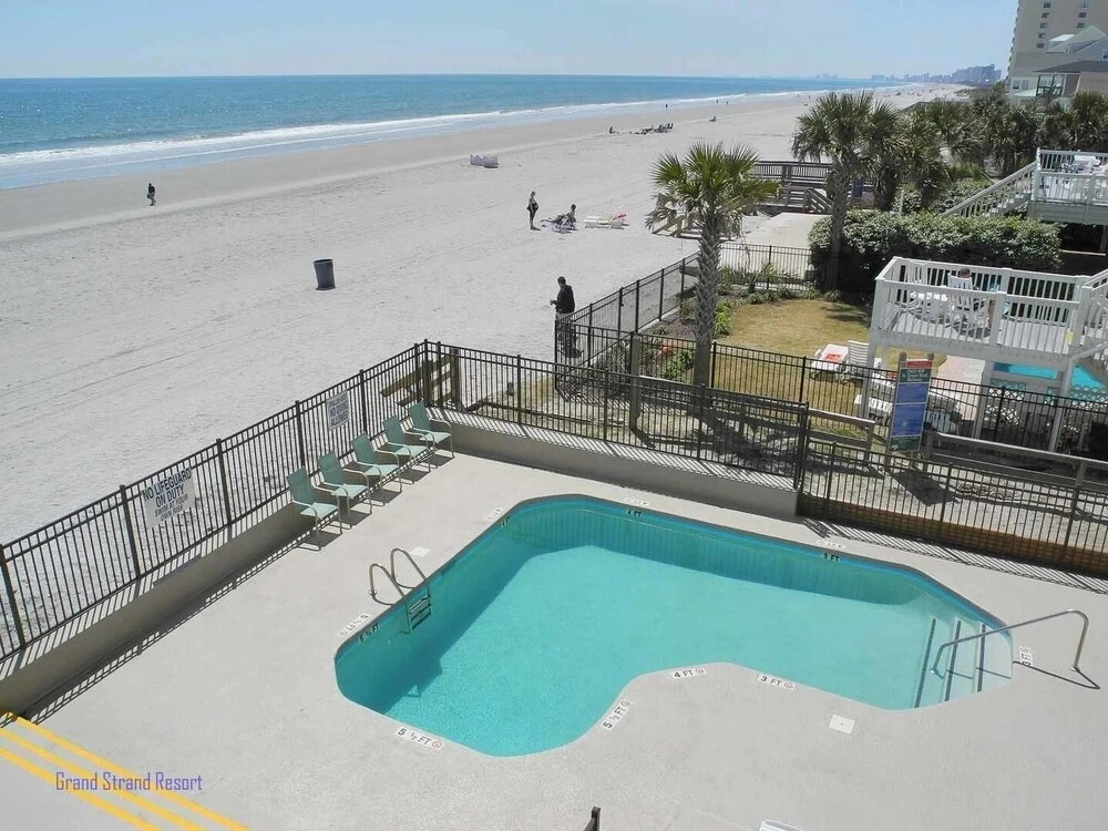 Shalimar 3b 2 Bedroom Condo by RedAwning