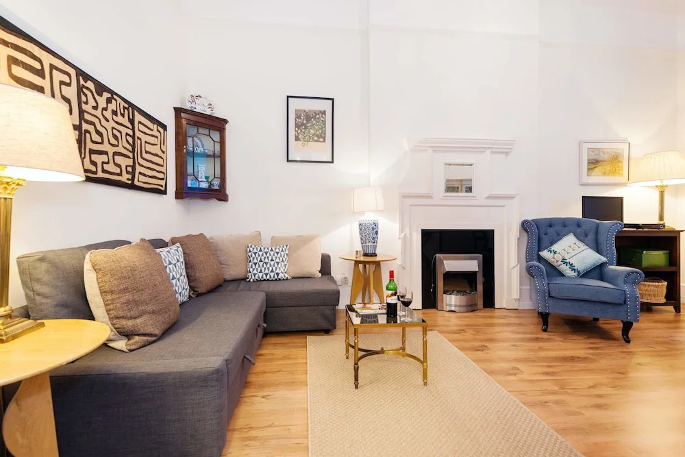 The Chelsea Embankment Apartment - EC