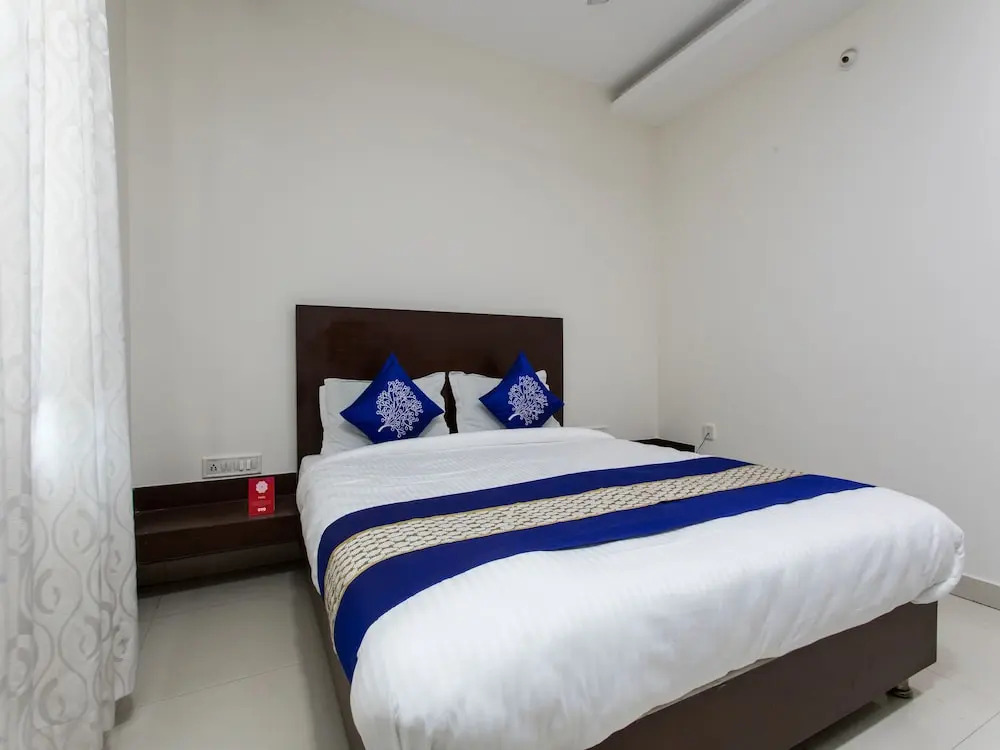 HOTEL MAHESHWARI GREEN's