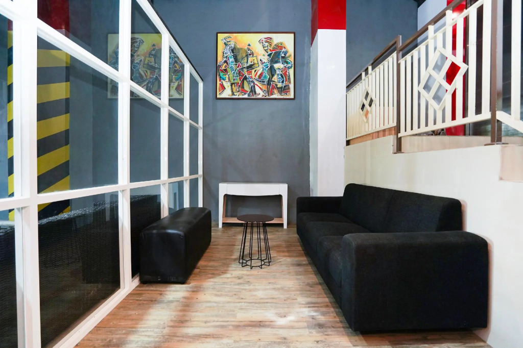 SUPER OYO Flagship 3688 Pot Art