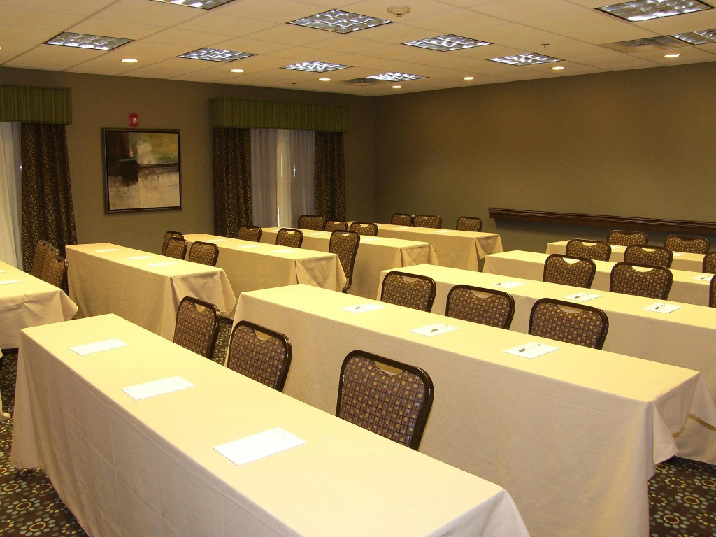 Hampton Inn and Suites - Lincoln Northeast