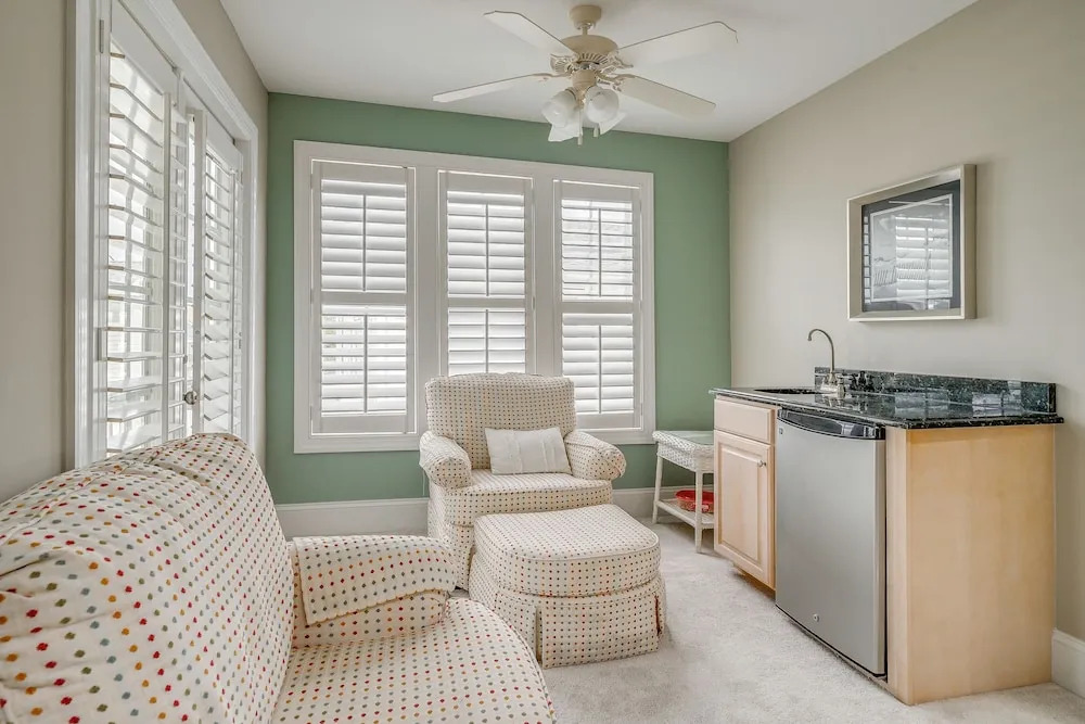 Walk to Beach! Spacious Surf City Escape