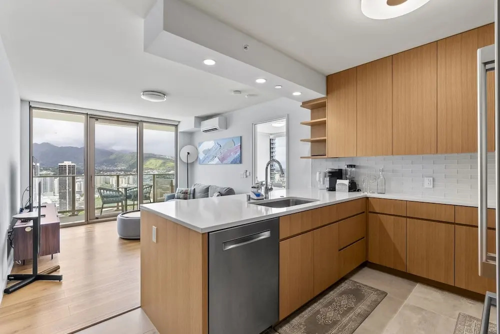 Sky Ala Moana 3509 3 Bedroom Condo by RedAwning