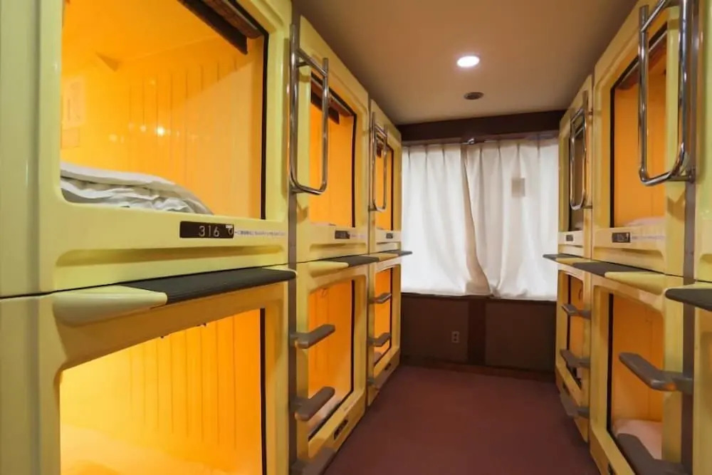 Capsule and Sauna Narimasu - Caters to Men