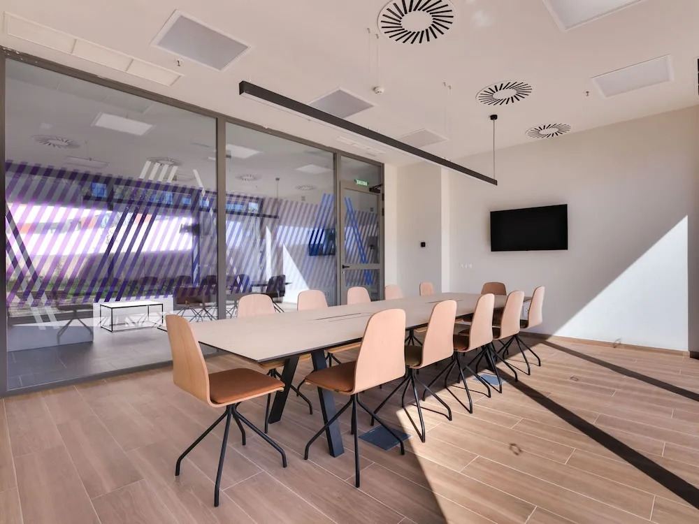 Livensa Living Studios Madrid Alcobendas Parking Free