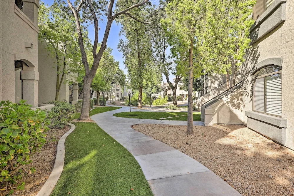 Family Scottsdale Condo: Access to Pool & Hot Tub