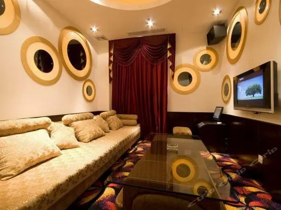 Zhongzhou Hotel