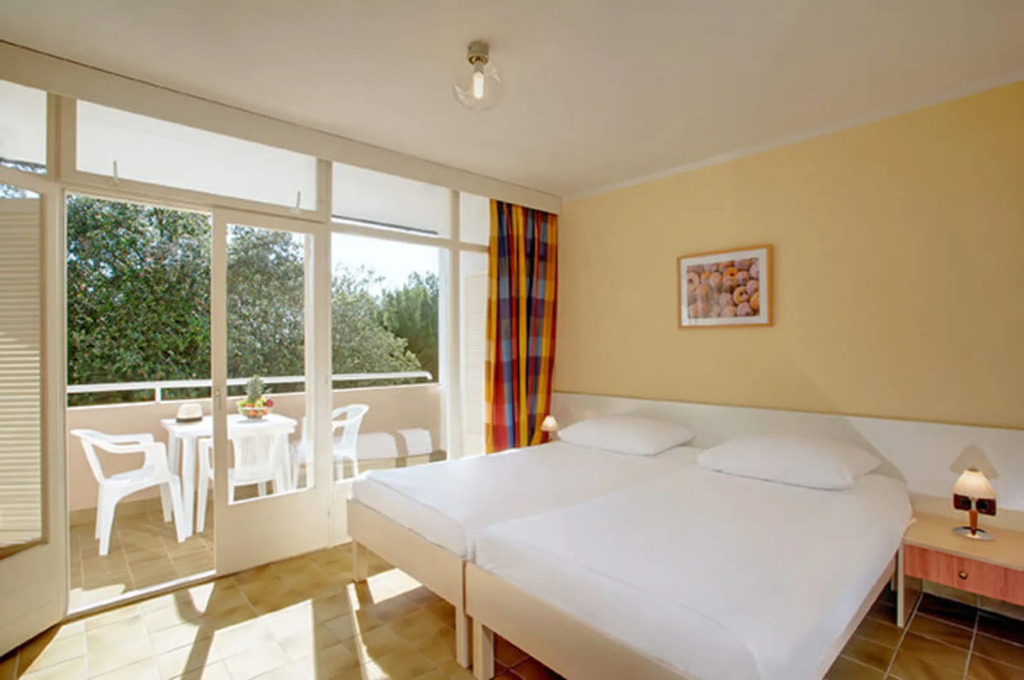 Lanterna Resort