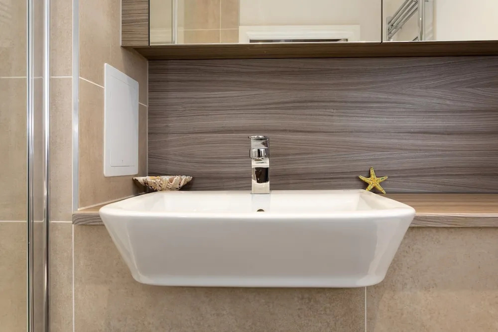 2 Bedroom East London Flat