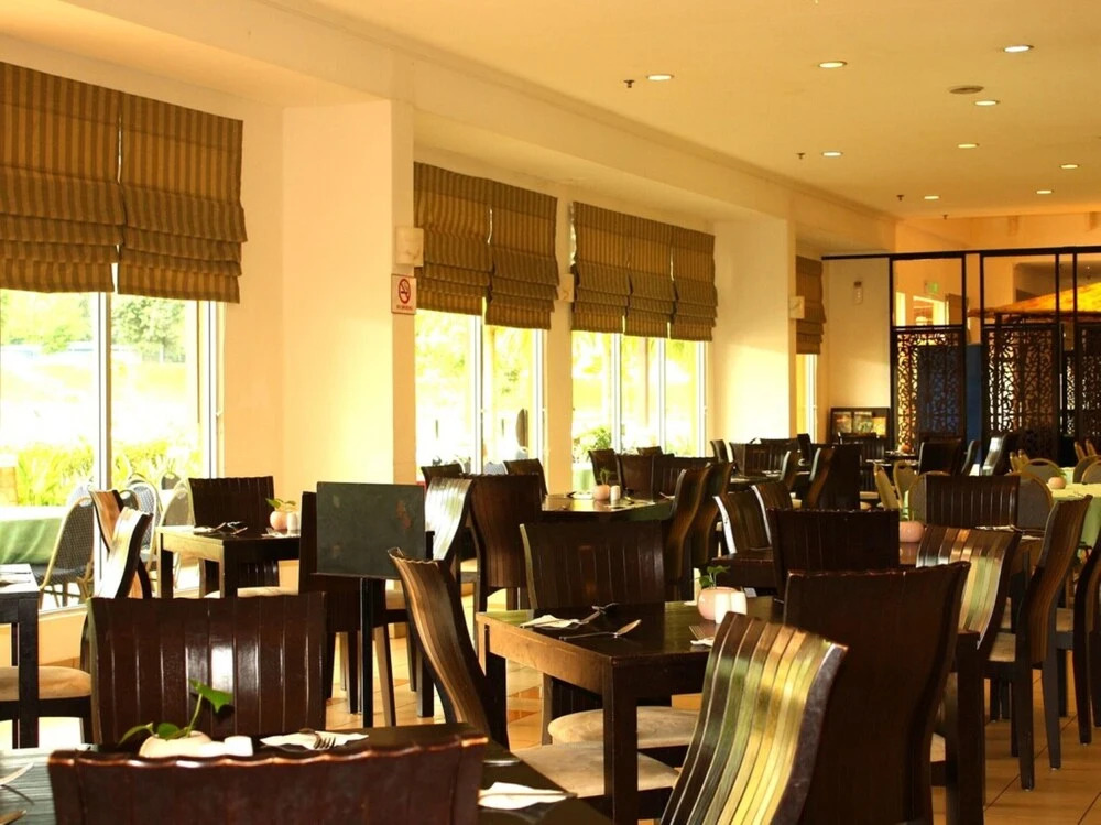 Suria Service Apartments @ Bukit Merak Laketown Resort by Oyo