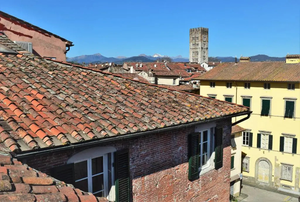 Al Carmine Apartments Towers view with AC