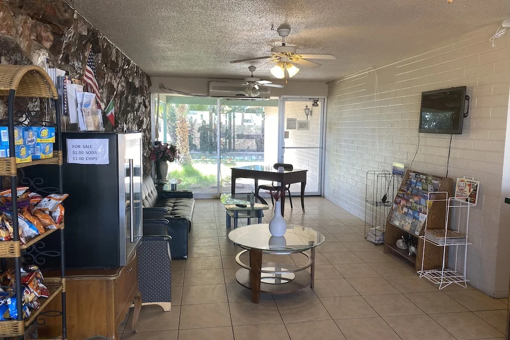 Desert Grove Inn and Suites