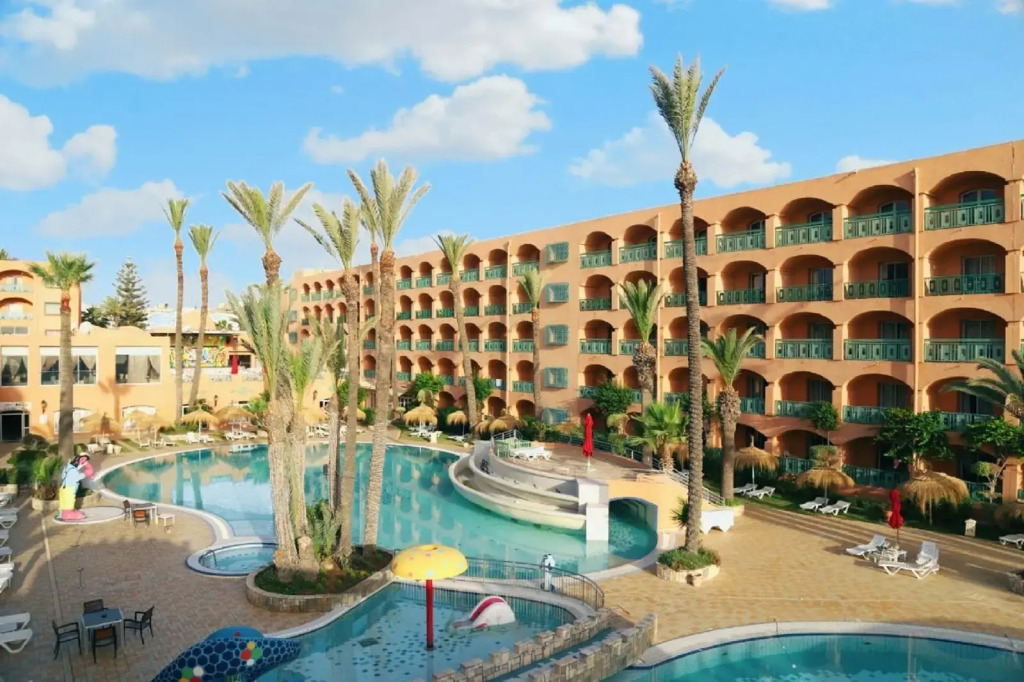 Hotel Marabout - Families and Couples Only
