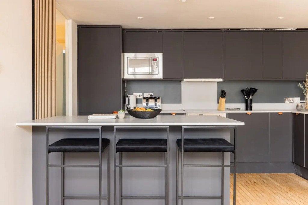 The West End Lane Wonder -Stunning & Bright 4BDR with Rooftop Terrace