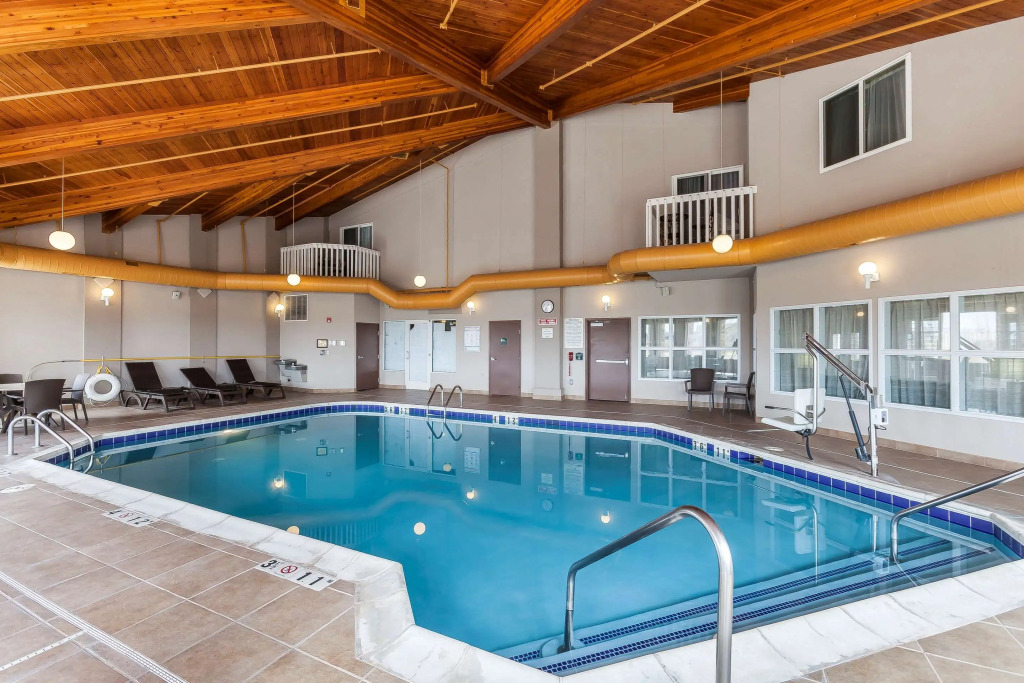 Comfort Inn & Suites Near University of Wyoming