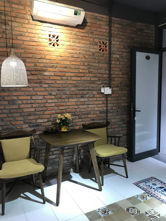 Ngoi House