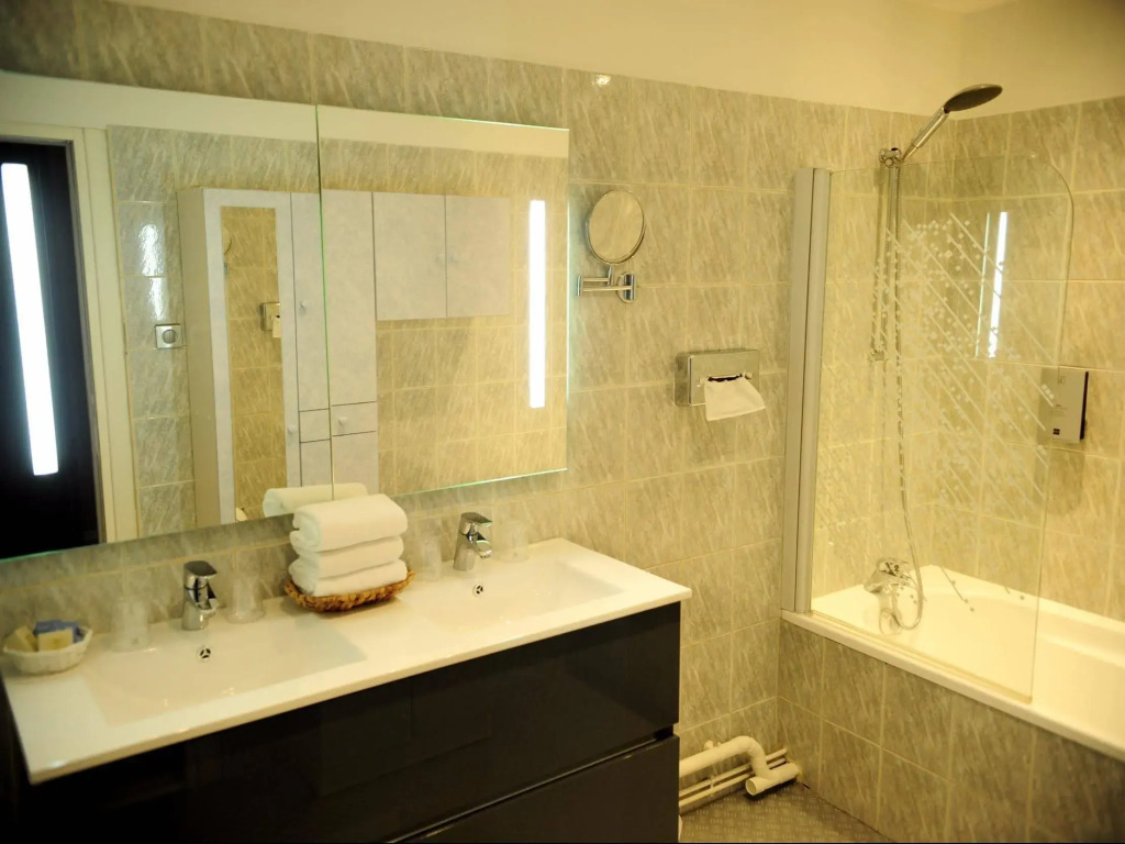 Logis Central Hôtel - Restaurant & Spa