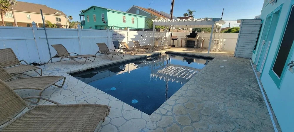 Lantana Retreat #3 3 Bedroom Condo by RedAwning