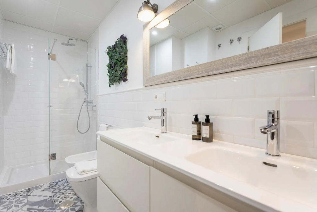Charming Two-bedroom Apartment Near Cathedral Zacatin 103