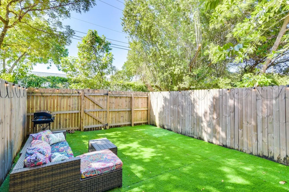 5 Mi to Hard Rock Stadium! Townhome w/ Games