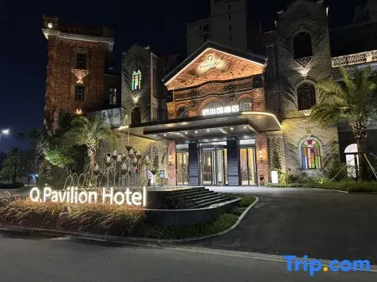 Q.Pavilion Hotel