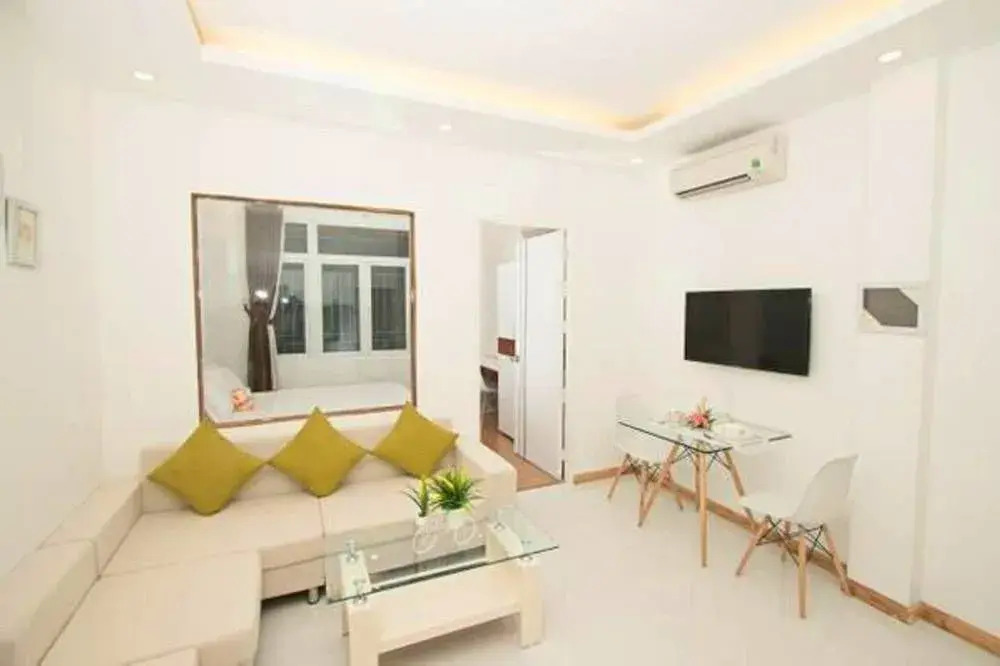 Smiley Apartment 7