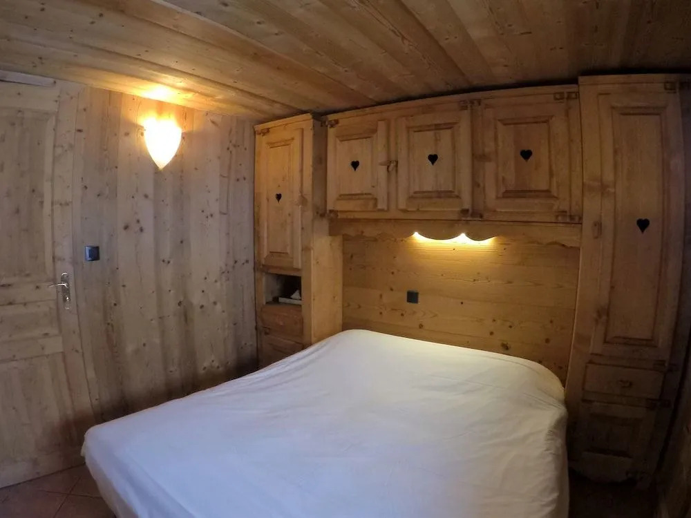 LIsatis Chalet Hotel