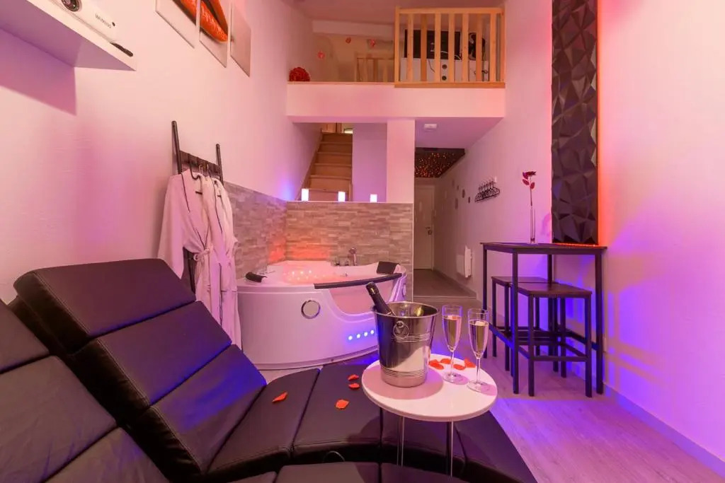 Love Room - Suite romantique avec spa privatif