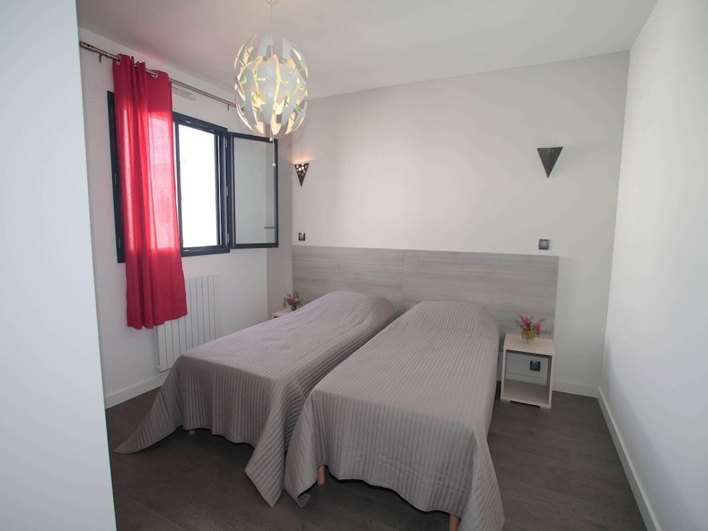 Villa in Anglet Between Ocean, Forests