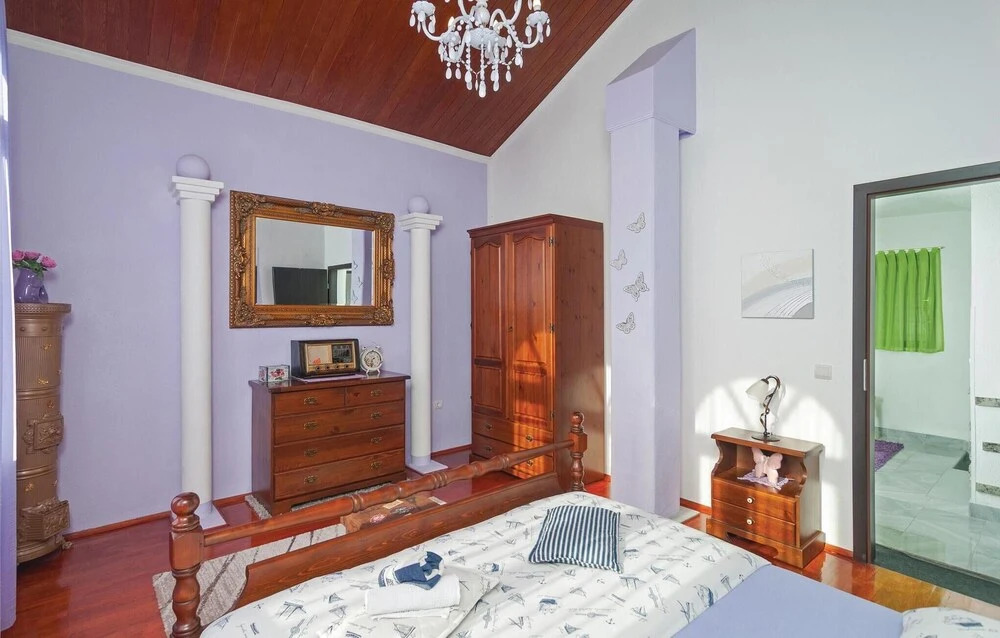Beautiful Home In Srinjine