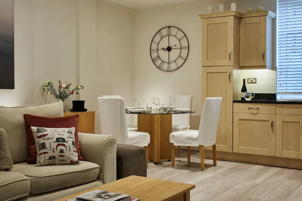Castle Retreat City Centre Near Train & Parking
