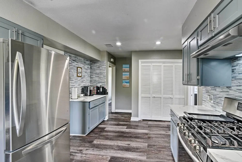 Spacious + Modern Family Duplex in Galveston!