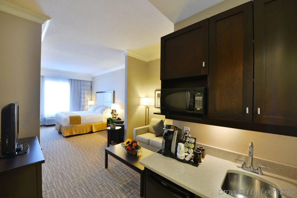 Hotel Kelowna & Conference Centre