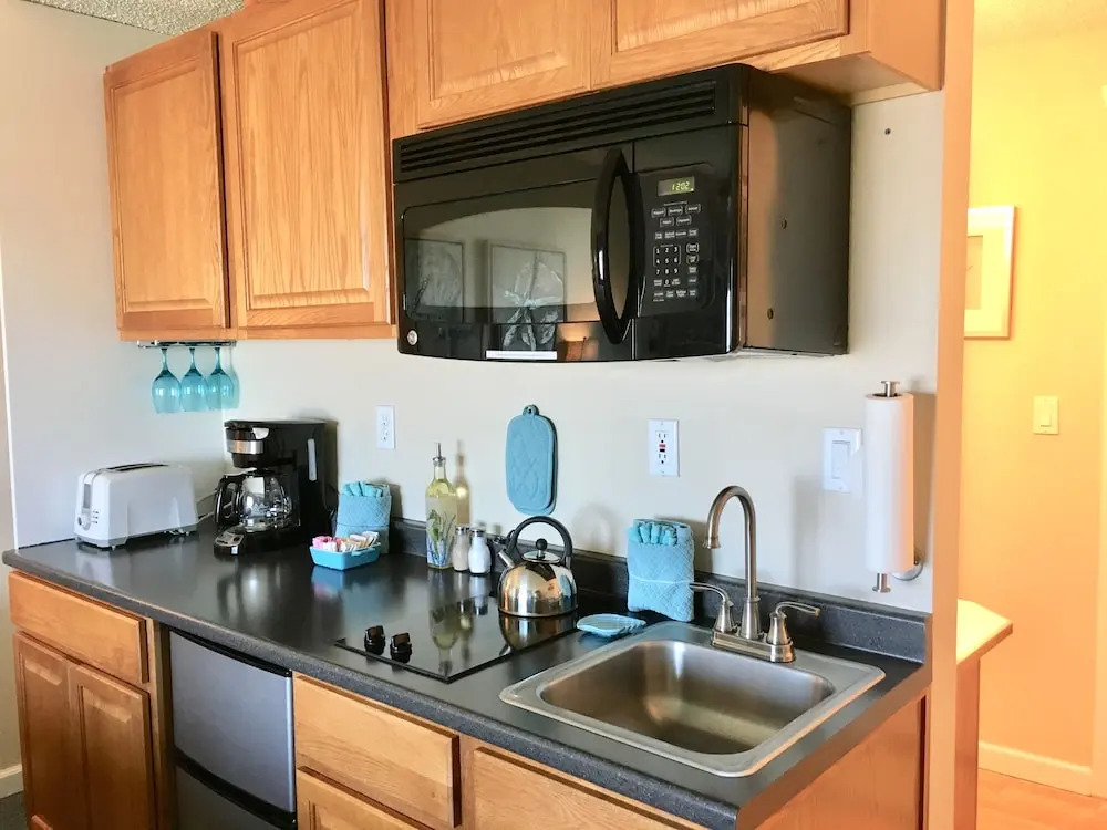 The Tradewinds Condo/Hotel