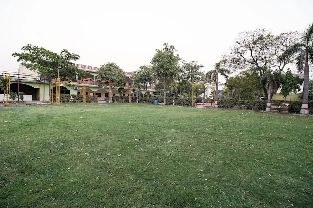 OYO 42790 Mukund Resort