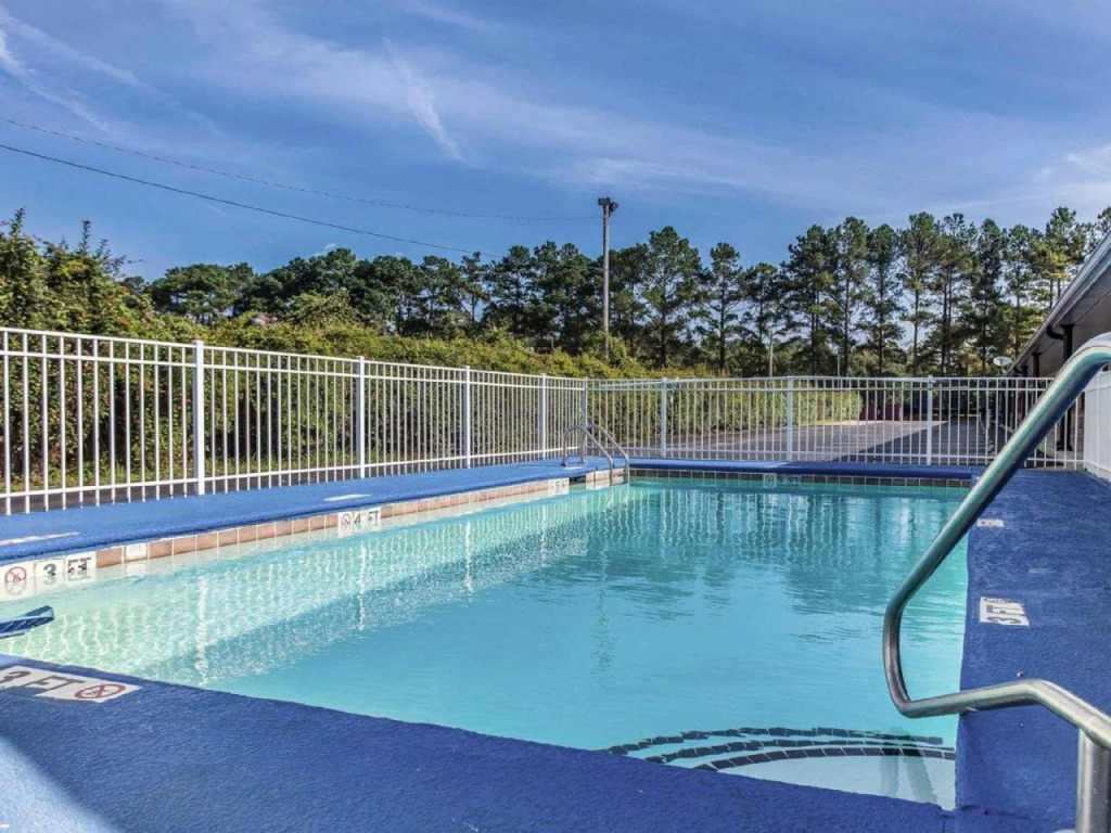 Econo Lodge Santee