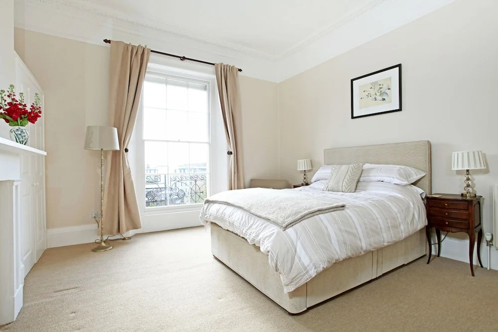 Flat B No. 01 Clifton Terrace