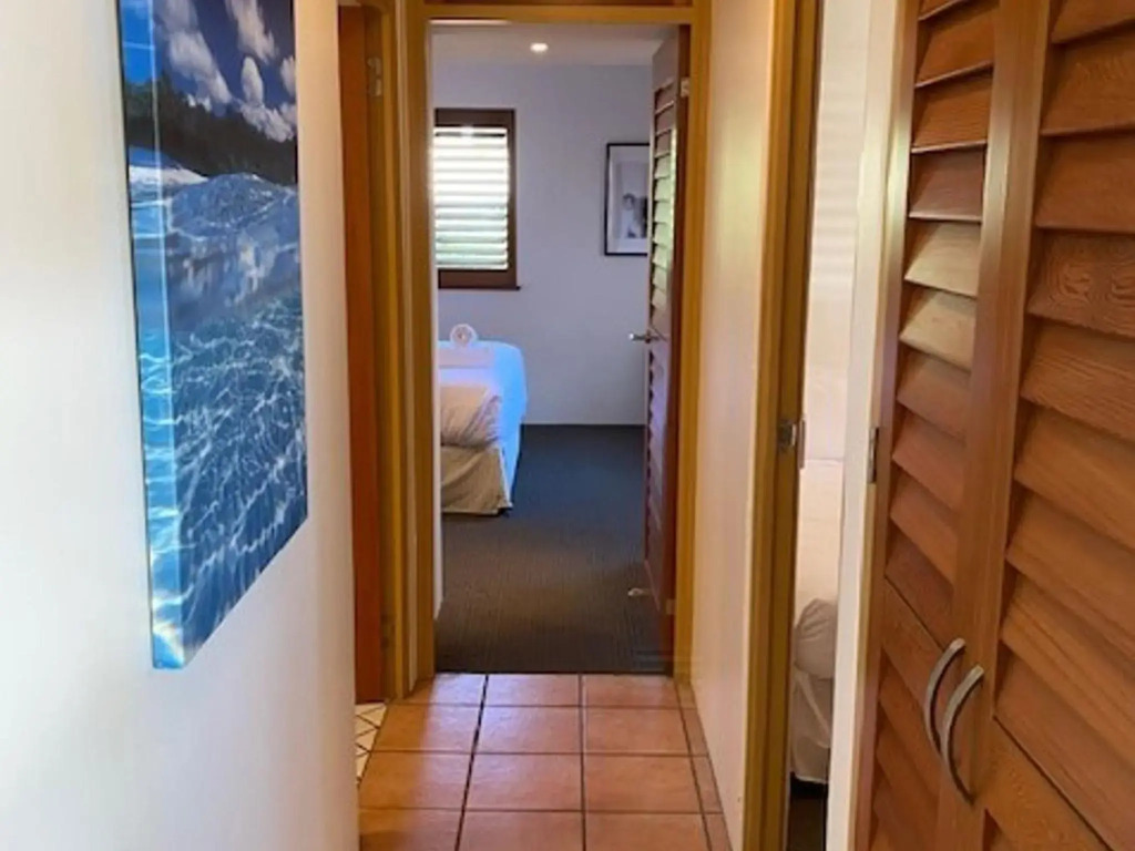 Kalimna 2 Picture Point Crescent 35